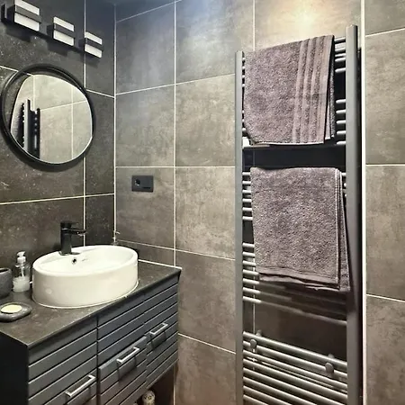 Spacious 3-room With Balcony *
