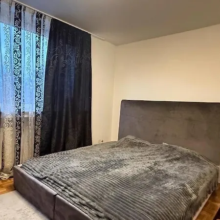 Spacious 3-room With Balcony Διαμέρισμα *
